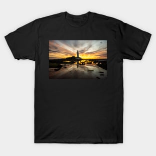 St Marys lighthouse whitley bay sunrise T-Shirt